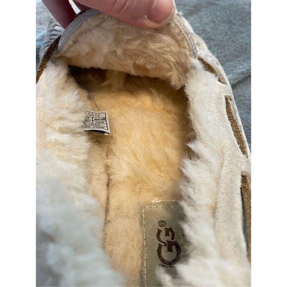 UGG Dakota Amberlight Moccasin Loafer Pink Shell Suede Leather Slipper Flats 9 - Picture 8 of 9